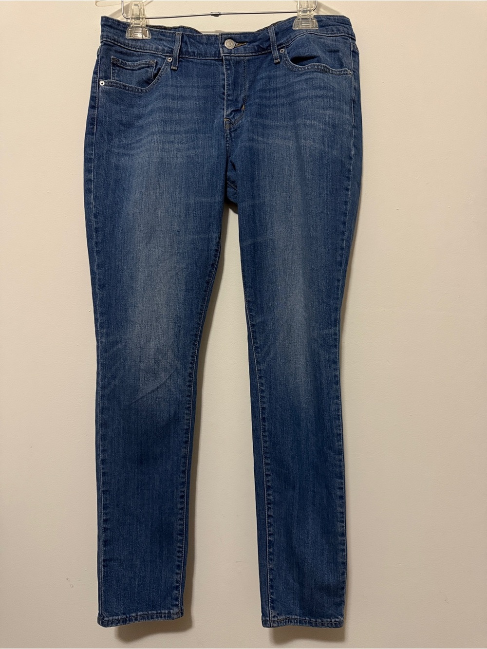 Levi's Women's Skinny Jeans in Dark Blue Wash-size 32 (U.S. 14)/inseam 30”